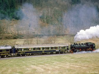 <p>Die Stammlok der Ulmer Eisenbahnfreunde im Albtal 86 346 leistet Schubunterstüzung und half die den Rangierarbeiten an den Endbahnhöfen. Foto: Gerhard Barth</p>