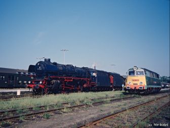 <p>01 1066 begegnet der Diesellok SP45-053 der PKP. Foto: Peter Reinhard</p>