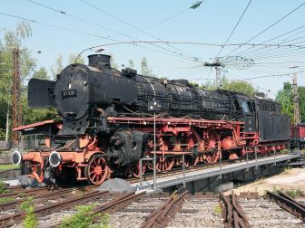 <p>Auf der Drehscheibe im Bahnpark Augsburg, vor der &Uuml;berf&uuml;hrungsfahrt nach Heilbronn. Foto: Sven Nowak</p>