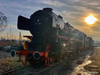 <p>Beide 01.10 Lok des Vereins UEF Historischer Dampfschnellzug e. V. am 24.08.2022 im Ringlokschuppen des S&uuml;ddeutschen Eisenbahnmuseums in Heilbronn. Foto: Joachim Reinhard</p>